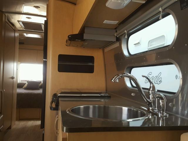 1STJ9YM27GJ534042 - 2016 AIRS TRAILER SILVER photo 8