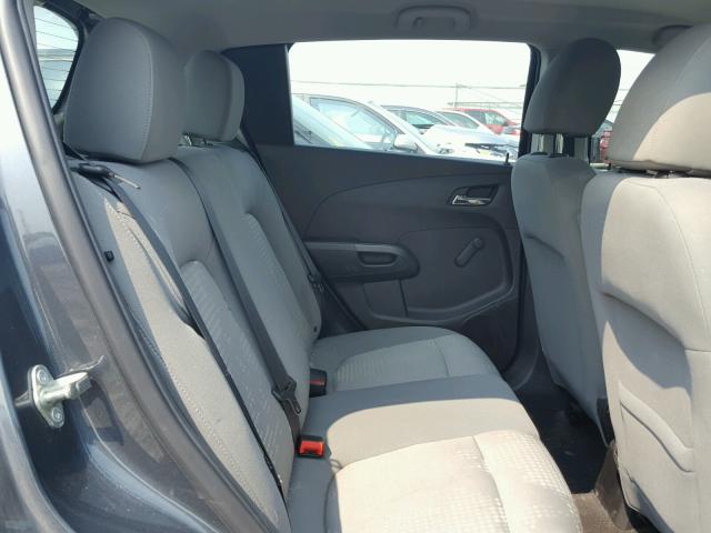 1G1JB6SH7D4182484 - 2013 CHEVROLET SONIC LS 灰色 照片 6