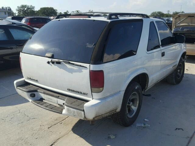 1GNCS18W71K178815 - 2001 CHEVROLET BLAZER WHITE photo 4