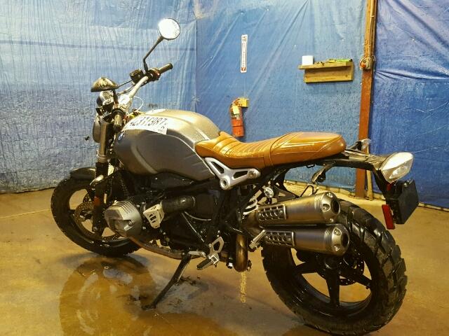 WB10J3303HZ793695 - 2017 BMW R NINE T S SILVER photo 3