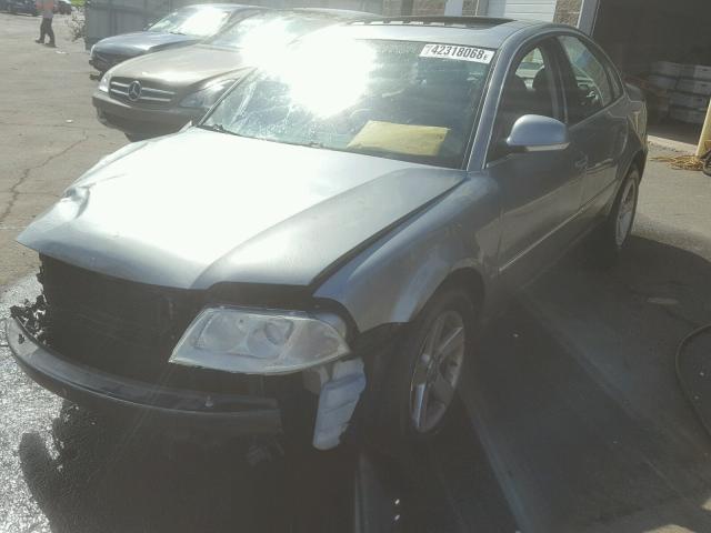 WVWRH63B14P156965 - 2004 VOLKSWAGEN PASSAT GLX GRAY photo 2