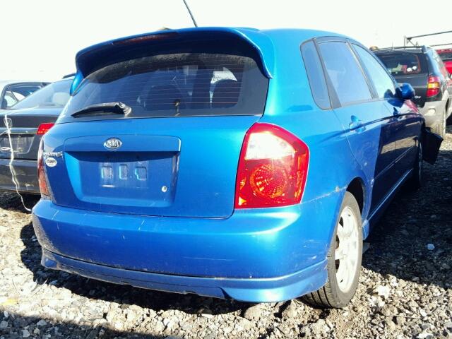 KNAFE161X65261131 - 2006 KIA SPECTRA5 BLUE photo 4