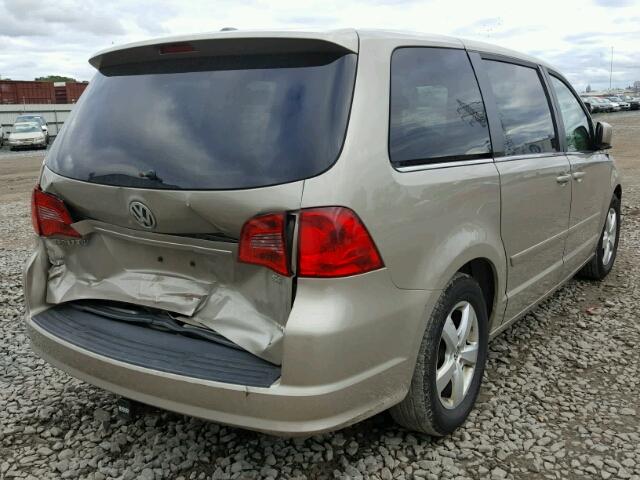 2V8HW34119R578234 - 2009 VOLKSWAGEN ROUTAN TAN photo 4