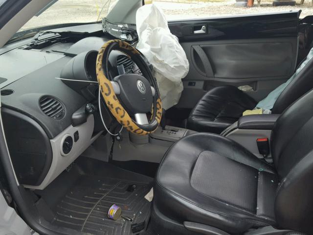 3VWCK21Y63M312071 - 2003 VOLKSWAGEN NEW BEETLE 黑色 照片 5