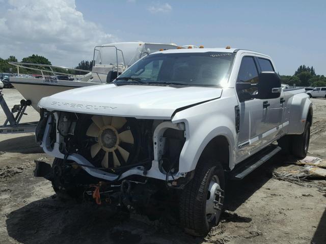1FT8W4DT9HEB56825 - 2017 FORD F450 SUPER WHITE photo 2