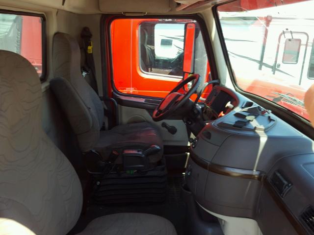 4V4MC9EG0DN131302 - 2013 VOLVO VN VNM RED photo 5