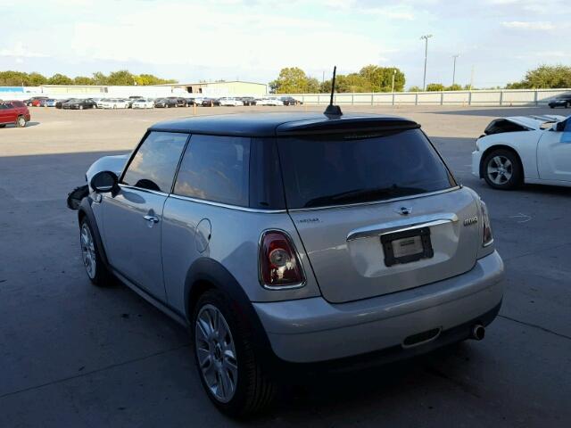 WMWMF3C53ATZ23207 - 2010 MINI COOPER SILVER photo 3