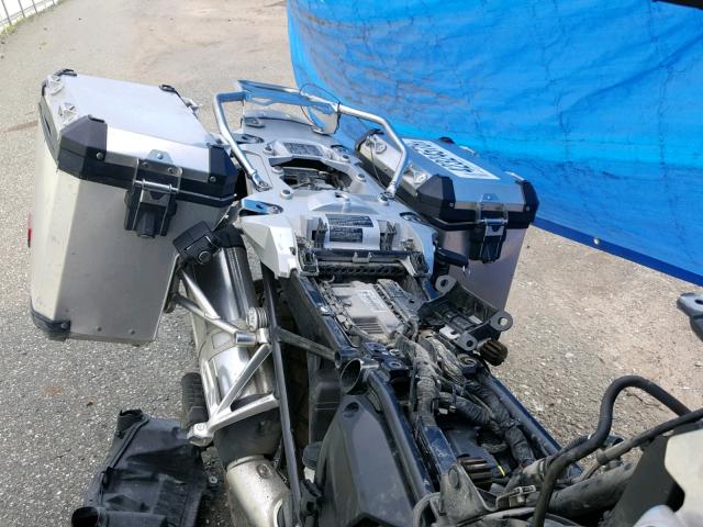 WB10A1202GZ666232 - 2016 BMW R1200 GS A TWO TONE photo 6