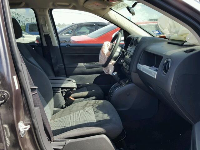 1C4NJCBB1FD372581 - 2015 JEEP COMPASS SP 灰色 照片 5