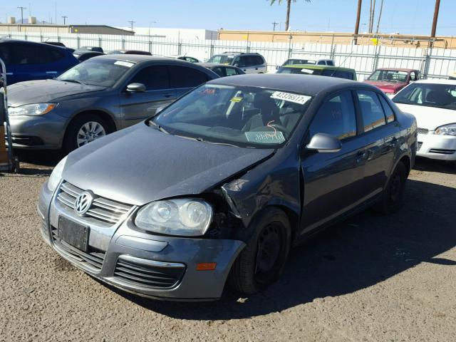 3VWJZ71K69M010428 - 2009 VOLKSWAGEN JETTA S CHARCOAL photo 2