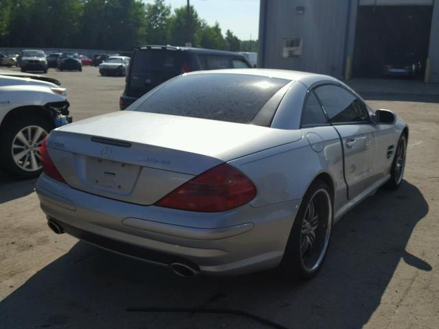 WDBSK75F93F033345 - 2003 MERCEDES-BENZ SL 500R SILVER photo 4