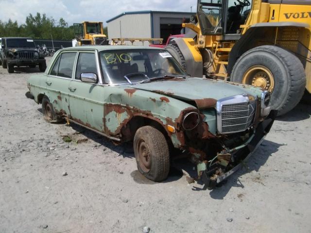 11511710057291 - 1975 MERCEDES-BENZ 240D GREEN photo 1