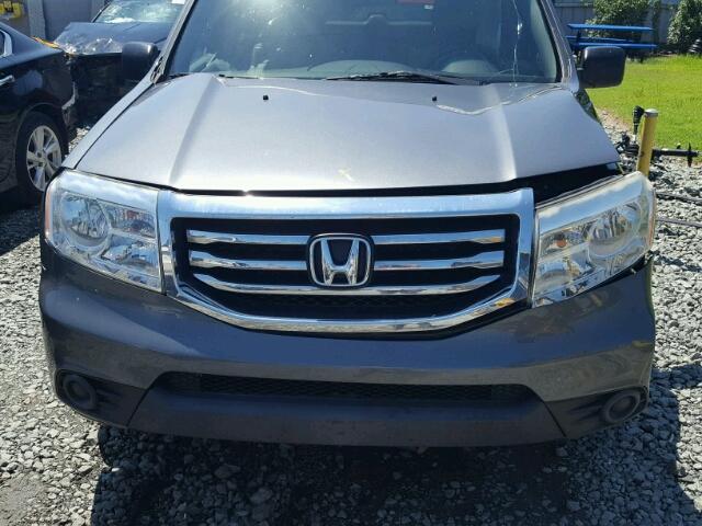 5FNYF4H2XCB079911 - 2012 HONDA PILOT LX GRAY photo 7