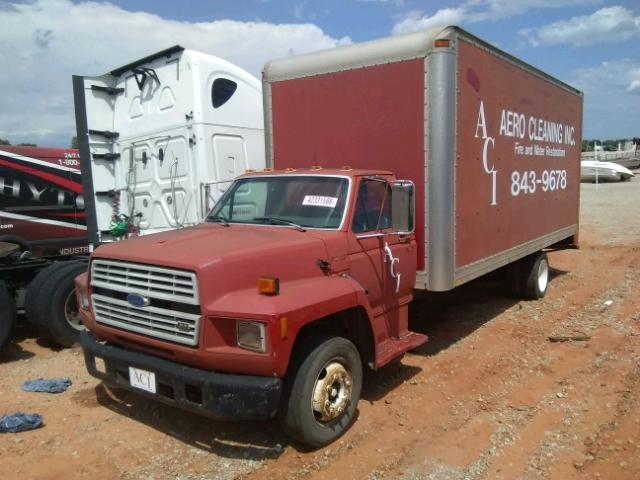 1FDNF72J5PVA26038 - 1993 FORD F700 LPO RED photo 2