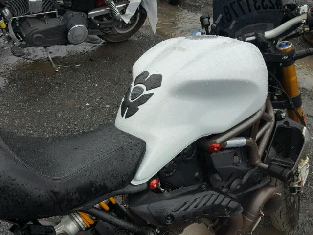 ZDM1RBSW2EB001433 - 2014 DUCATI MONSTER 12 WHITE photo 5