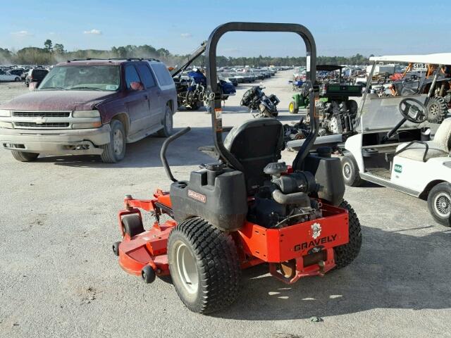 FX850VA34844 - 2000 LAWN MOWER RED photo 3