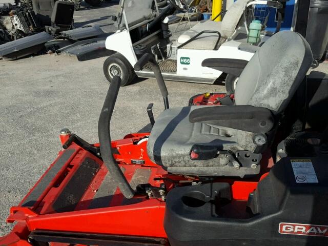 FX850VA34844 - 2000 LAWN MOWER RED photo 5