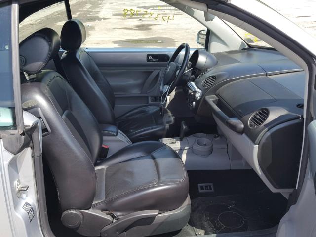 3VWCK21Y43M313042 - 2003 VOLKSWAGEN NEW BEETLE SILVER photo 5