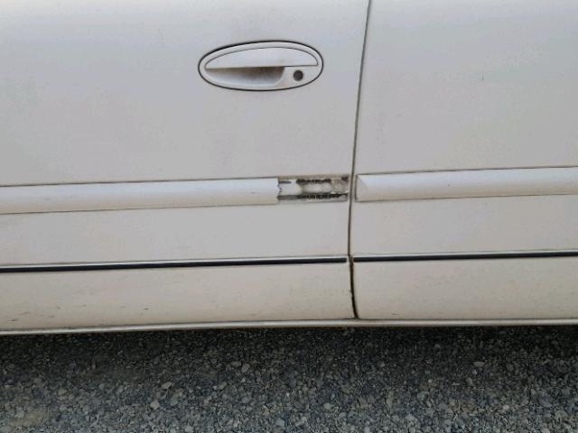 2G4WB52KX21105969 - 2002 BUICK REGAL LS WHITE photo 10