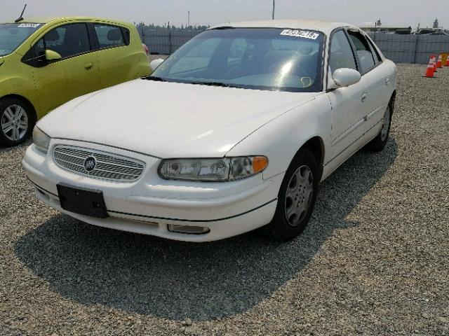 2G4WB52KX21105969 - 2002 BUICK REGAL LS WHITE photo 2