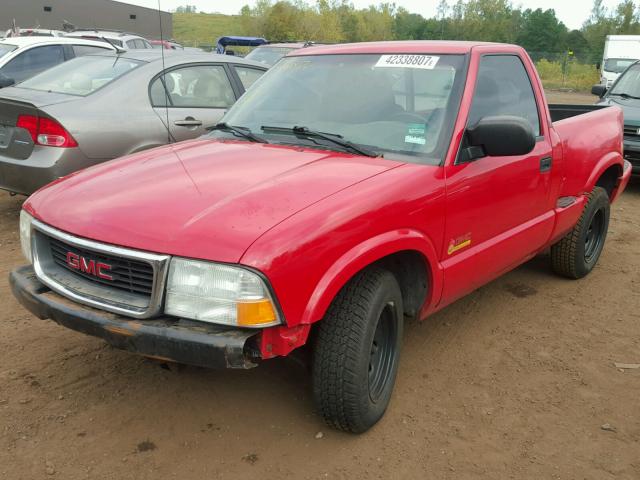 1GTCS14H438148753 - 2003 GMC SONOMA RED photo 2