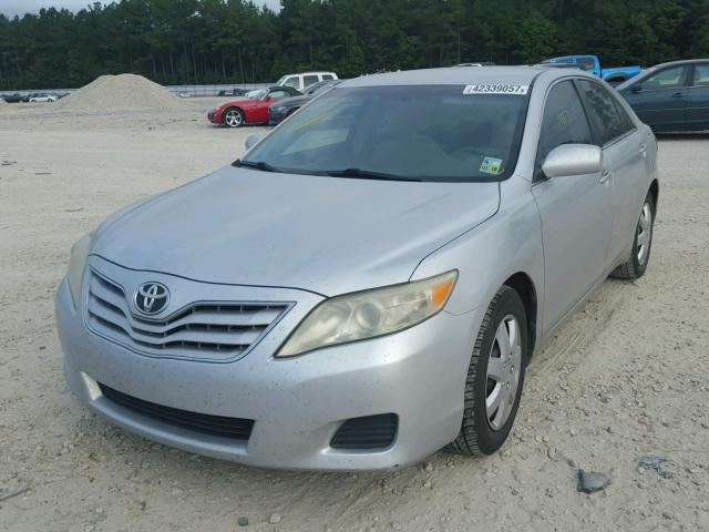 4T1BF3EKXBU133827 - 2011 TOYOTA CAMRY BASE SILVER photo 2