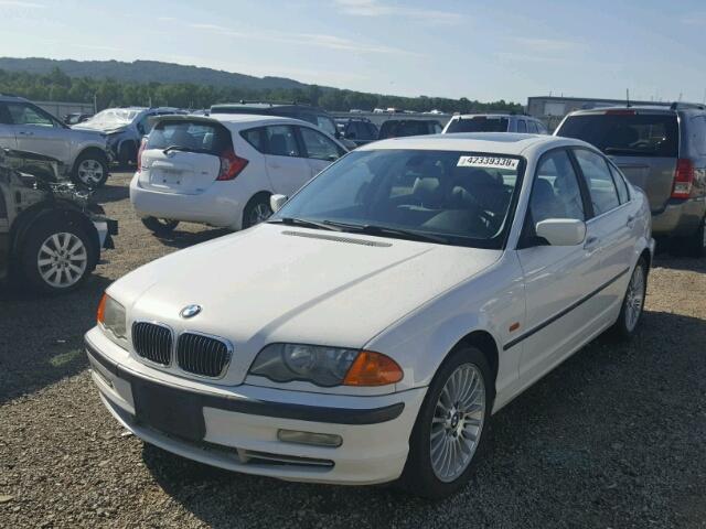 WBAAV53441FJ68186 - 2001 BMW 330 I WHITE photo 2