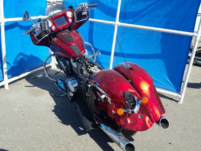 56KTCEAA2H3353000 - 2017 INDIAN MOTORCYCLE CO. CHIEFTAIN RED photo 3