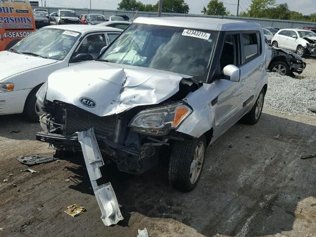 KNDJT2A24A7702404 - 2010 KIA SOUL + SILVER photo 2