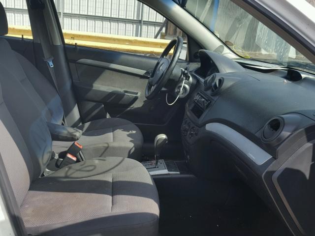 KL1TD5DE8BB184056 - 2011 CHEVROLET AVEO LS WHITE photo 5
