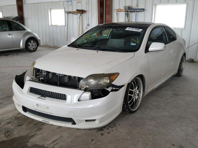 JTKDE177270202398 - 2007 TOYOTA SCION TC WHITE photo 2