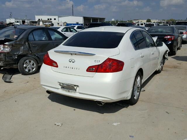 JN1CV6AP2DM302971 - 2013 INFINITI G37 BASE WHITE photo 4