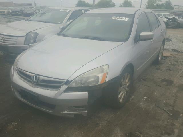 1HGCM66417A071437 - 2007 HONDA ACCORD SE SILVER photo 2