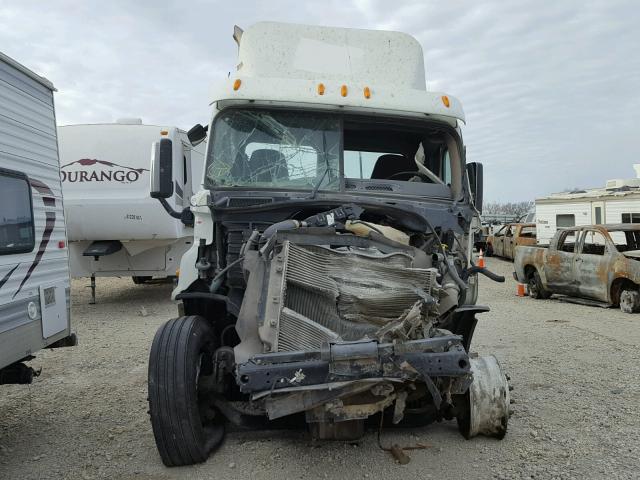 3AKBGADV5ESFY9164 - 2014 FREIGHTLINER CASCADIA 1 WHITE photo 10