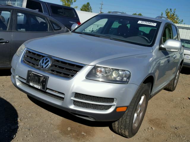 WVGZE77L07D013508 - 2007 VOLKSWAGEN TOUAREG V6 SILVER photo 2