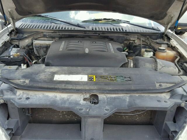 5LMFU27R53LJ48168 - 2003 LINCOLN NAVIGATOR Silber Foto 7