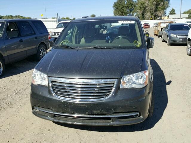 2C4RC1BG2CR188299 - 2012 CHRYSLER TOWN & COU GRAY photo 9