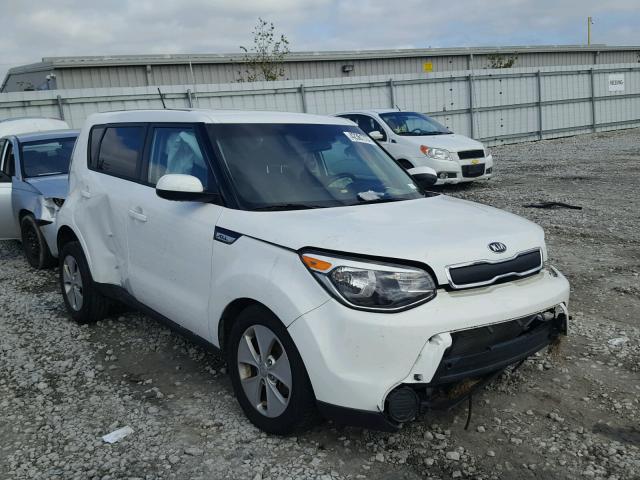 KNDJN2A29G7375498 - 2016 KIA SOUL WHITE photo 1