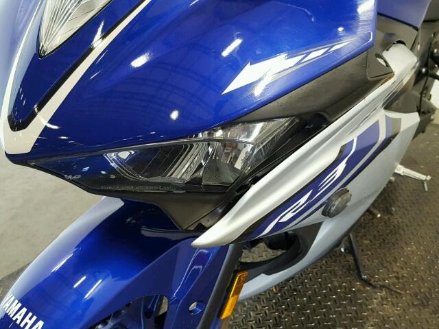 MH3RH06Y9GK015111 - 2016 YAMAHA YZFR3 BLUE photo 9