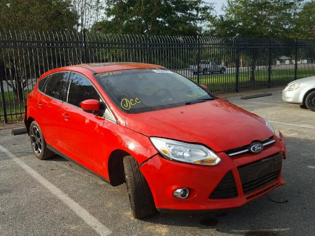 1FAHP3K23CL444531 - 2012 FORD FOCUS RED photo 1