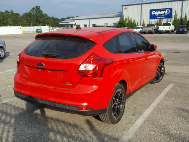 1FAHP3K23CL444531 - 2012 FORD FOCUS RED photo 4