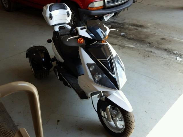 L37LMGFV3BZ080008 - 2011 OTHER MOPED BLACK photo 1