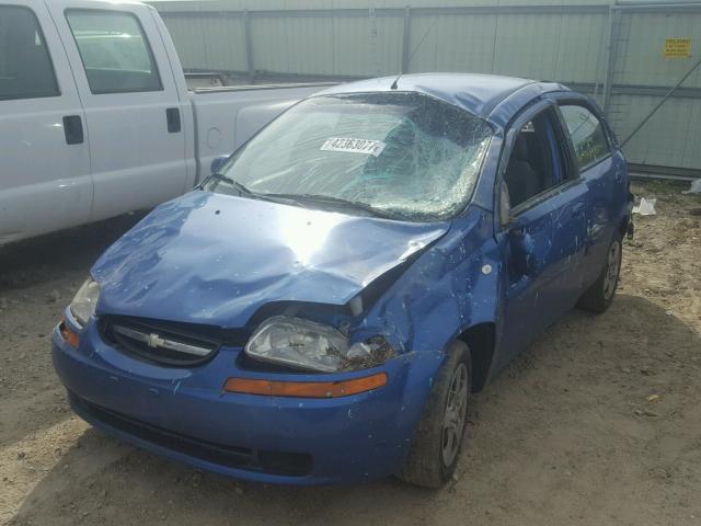 KL1TD52635B478237 - 2005 CHEVROLET AVEO BASE BLUE photo 2