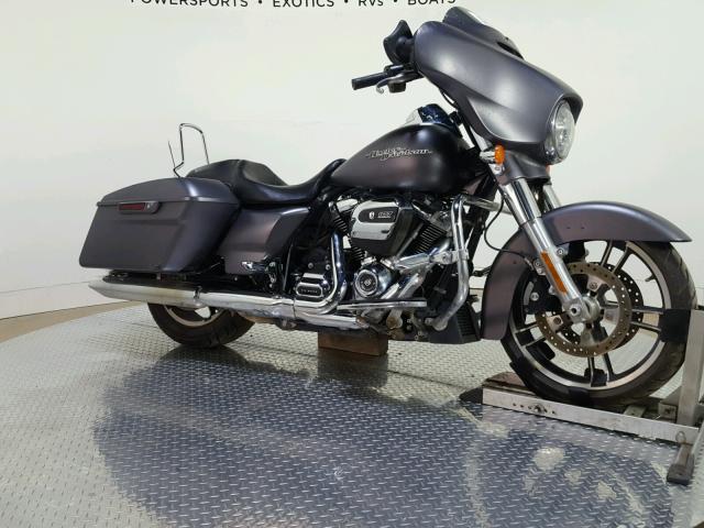 1HD1KRC12HB631919 - 2017 HARLEY-DAVIDSON FLHXS STRE GRAY photo 2