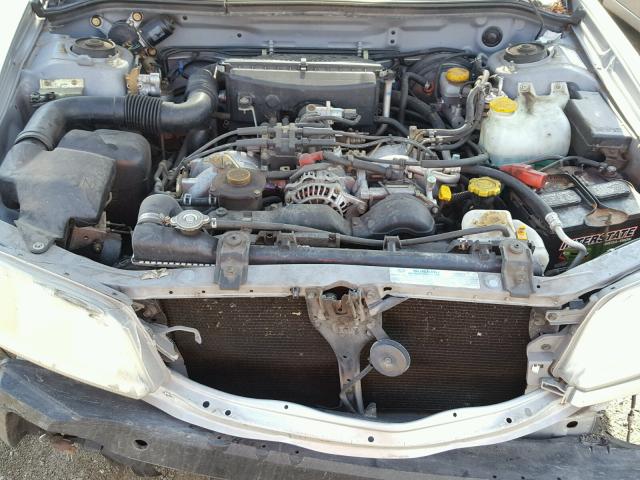 JF1SF656X1H746990 - 2001 SUBARU FORESTER S 银色 照片 7