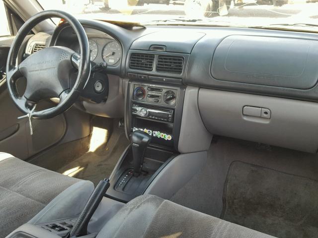 JF1SF656X1H746990 - 2001 SUBARU FORESTER S 银色 照片 9