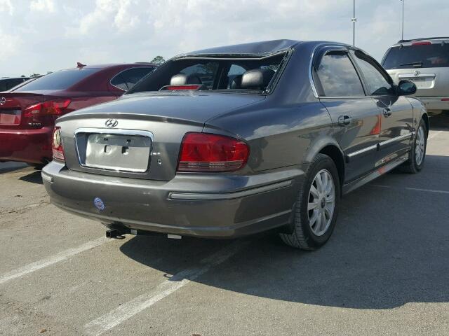 KMHWF35H22A517382 - 2002 HYUNDAI SONATA GRAY photo 4