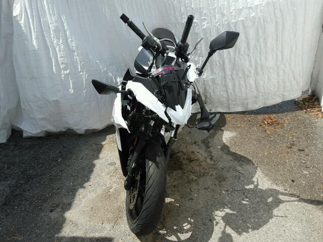 JKAEXEE16DDA11211 - 2013 KAWASAKI EX650 E WHITE photo 10