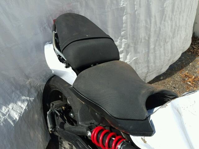 JKAEXEE16DDA11211 - 2013 KAWASAKI EX650 E WHITE photo 6