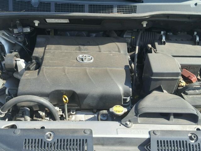 5TDKK3DC2BS004060 - 2011 TOYOTA SIENNA LE SILVER photo 7